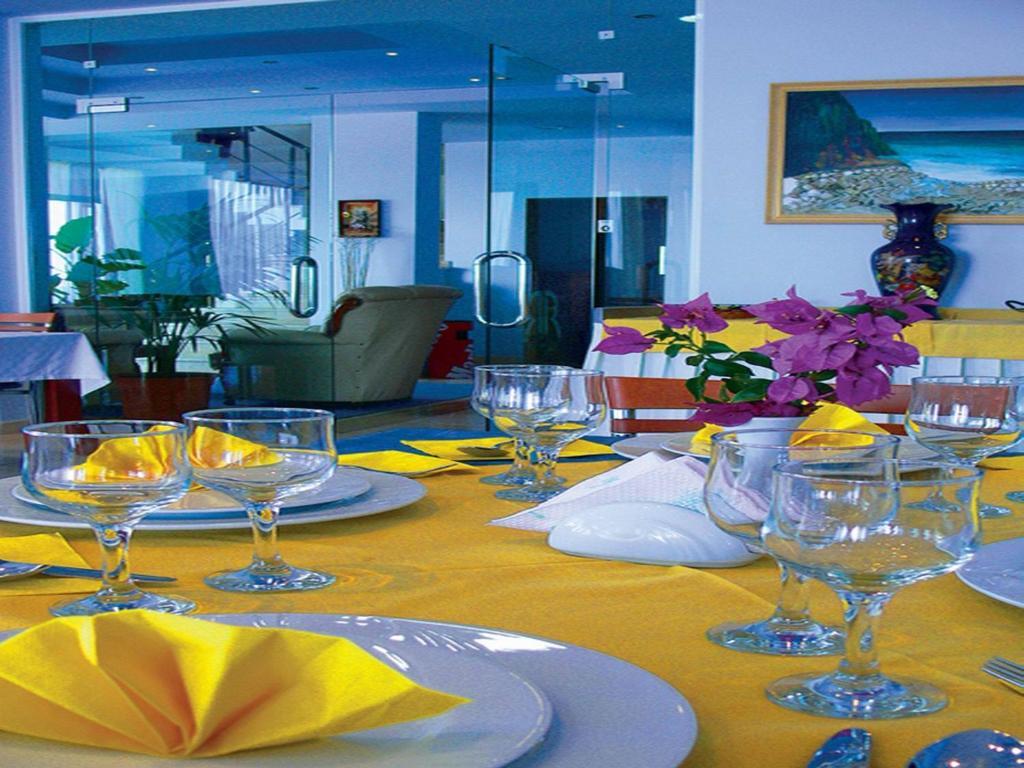 Helia Seaside Hotel Saranda Zewnętrze zdjęcie